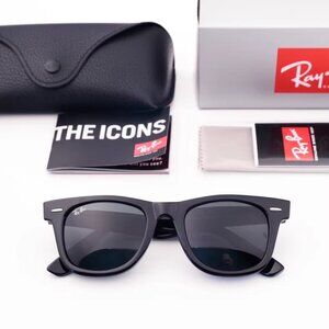 Ray-Ban Classic Wayfarer Sunglasses Black Frame Dark Lens